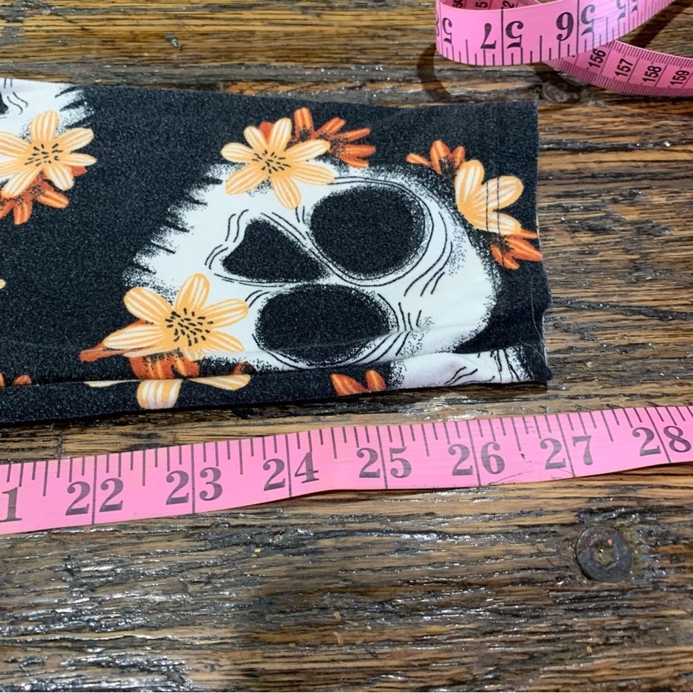 LuLaRoe TC Fright Club Floral Skull Halloween Leggings Tall Curvy - Picture 10 of 16